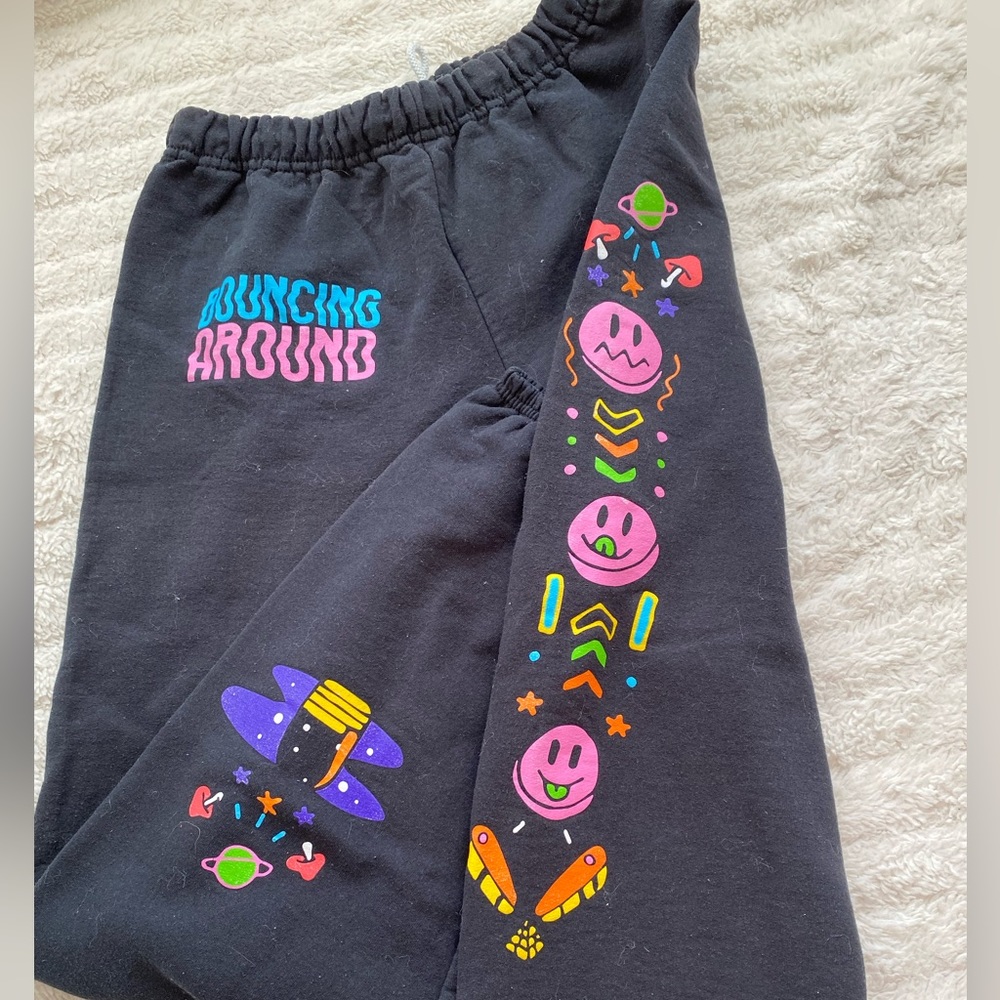 zummies bouncing around sweats - Picture 2 of 3